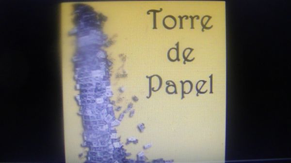 TORRE  DE  PAPEL