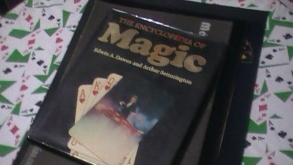 THE  ENCICLOPEDIA  OF  MAGIC