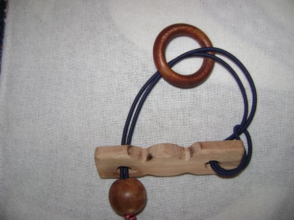 ROPE  AND  WOOD  PUZZLE