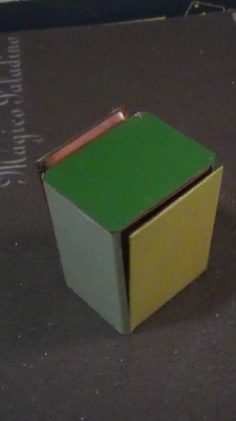 WONDER SILKS  BOX  (Metal)